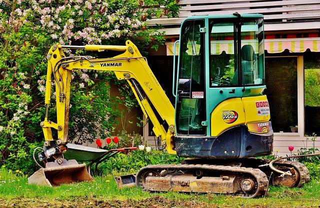 excavator 2482943 640
